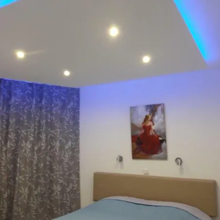 P L Sunorama Garden 302 *