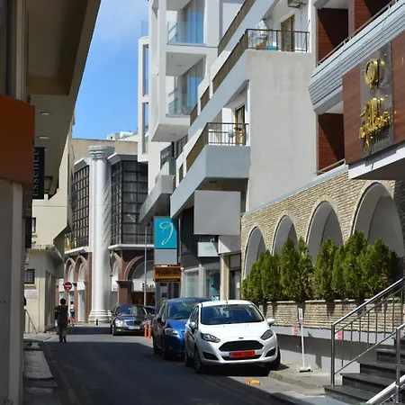 P L Sunorama Garden 302 Appartement