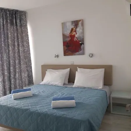 P L Sunorama Garden 302 * Larnaca